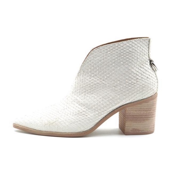 New W/O Box Kanaas Booties Off White - Picture 2 of 2